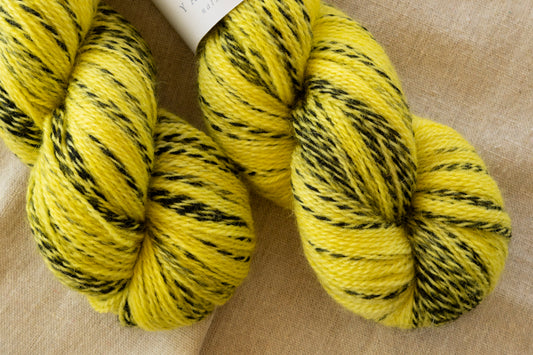 Neon Yellow / Zebra Fingering