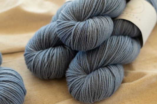 Hyacint Blue / Purrfect Worsted