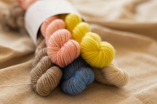 19062404 / Set of mini skeins