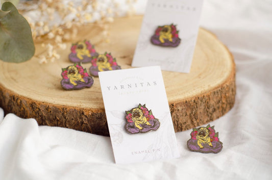 Dogs & yarn is all I need (Edición Limitada) / Pin de esmalte