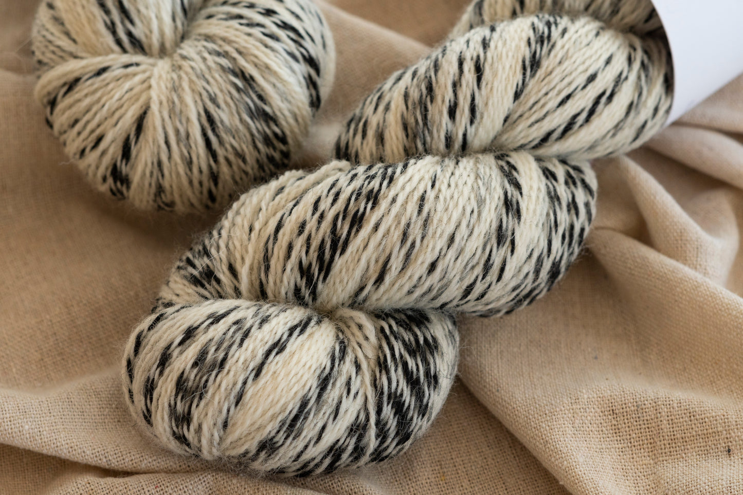 Natural / Zebra Fingering